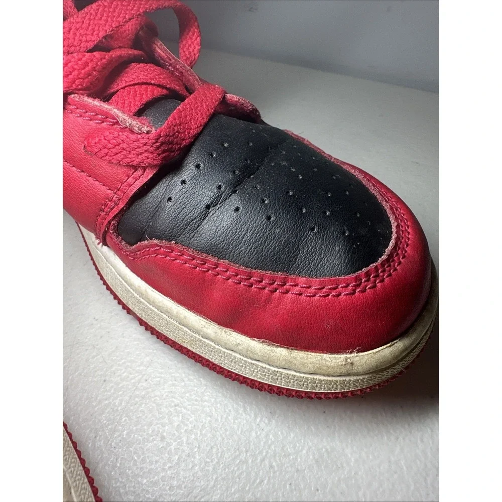 Nike Boys‎ Air Jordan 1 Low 553560-061 Red Casual Shoes Sneakers Size 6.5Y